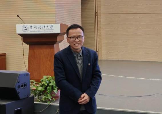 王自強(qiáng)院長主持現(xiàn)場 王自強(qiáng)院長主持現(xiàn)場